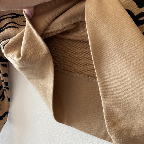 Madewell Crop Sweatshirt in Tiger Stripe - Picture 12 of 12